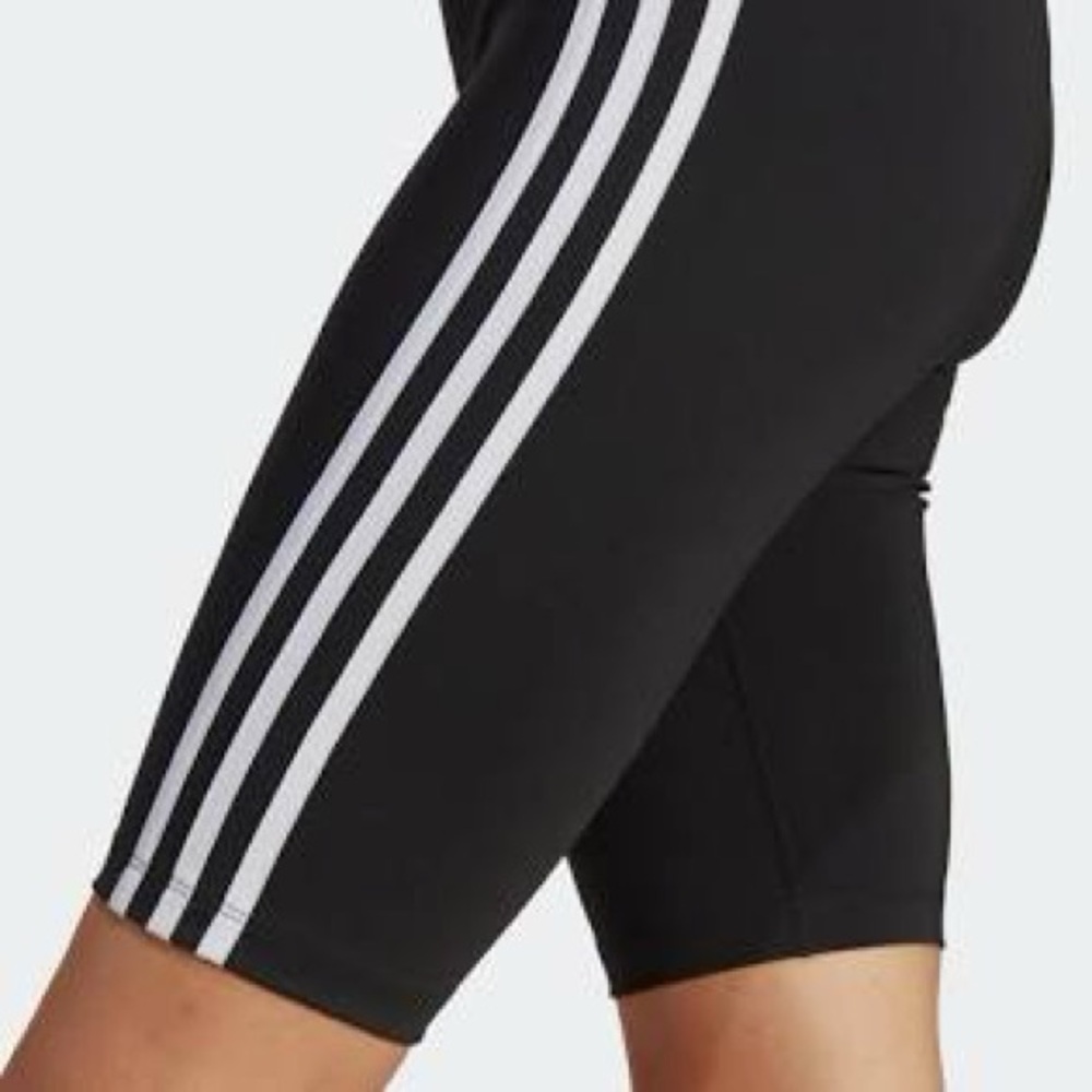 NWT! ADIDAS Training Essentials High Waist Short Leggings Black Sz Small